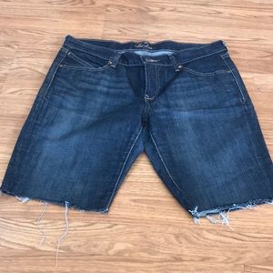 The Diva women’s capris shorts size 12 short